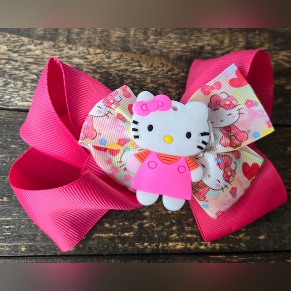 Hello Kitty Other - Hello Kitty Hairclip with bow